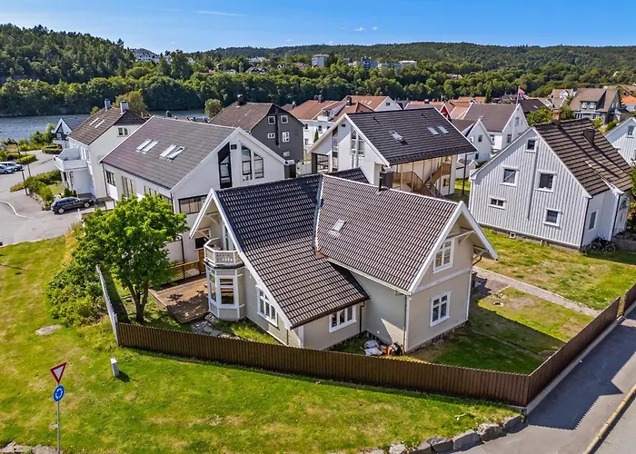 Historic House - Garage - Downtown Villa Kristiansand