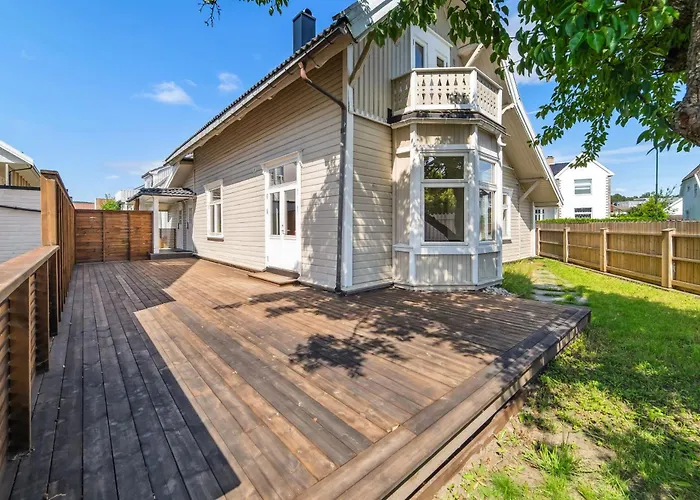 Historic House - Garage - Downtown Villa *
